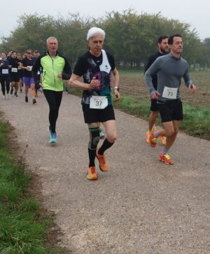 Im Laufschritt bei Regen den Berg hinauf (1)