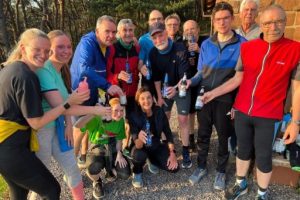 Lauftreff 15.4.26 Pause am Kapellchen 2